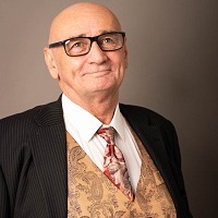 Christopher Burdin Therapist
