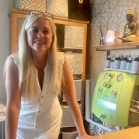 Lisa Holistics